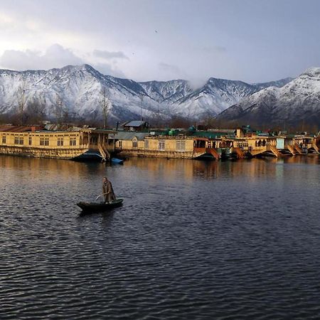 Houseboat Dunhill Bed & Breakfast Srinagar  Ngoại thất bức ảnh