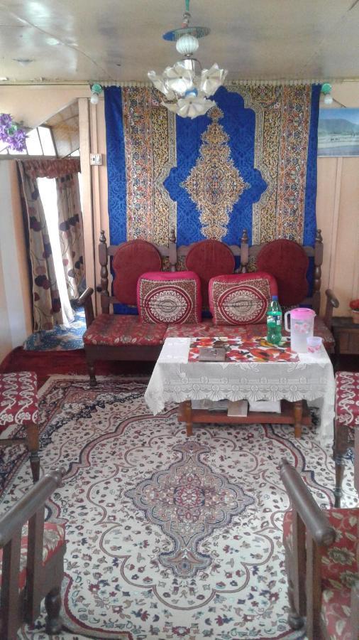 Houseboat Dunhill Bed & Breakfast Srinagar  Ngoại thất bức ảnh