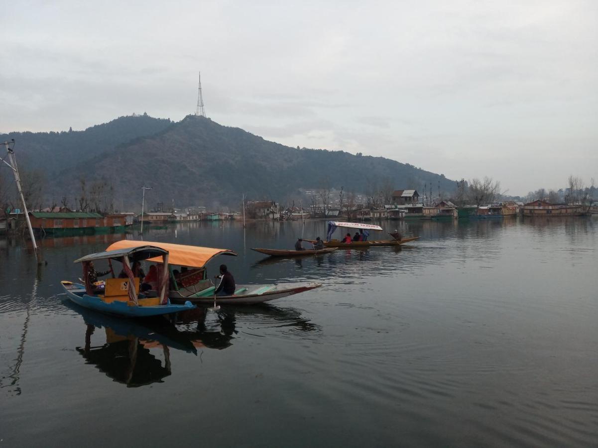 Houseboat Dunhill Bed & Breakfast Srinagar  Ngoại thất bức ảnh