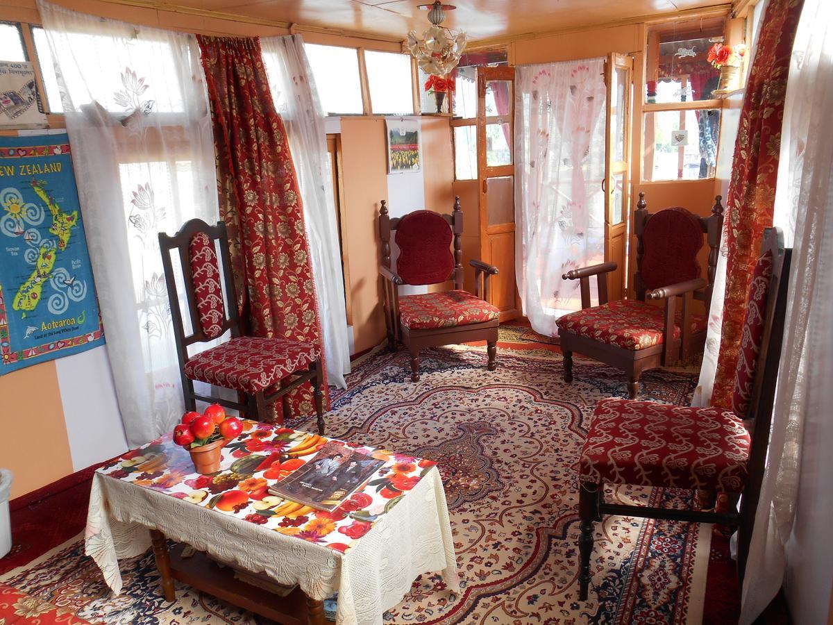 Houseboat Dunhill Bed & Breakfast Srinagar  Ngoại thất bức ảnh