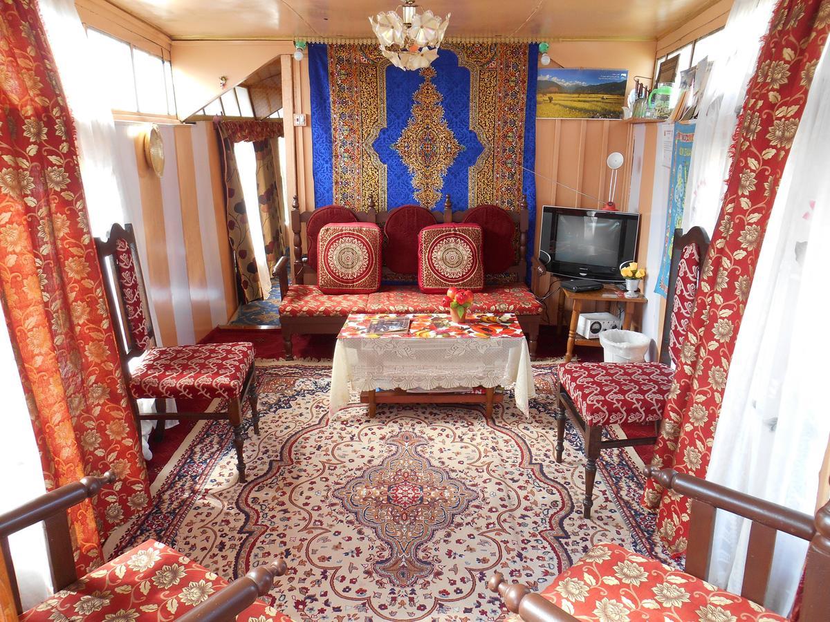 Houseboat Dunhill Bed & Breakfast Srinagar  Ngoại thất bức ảnh