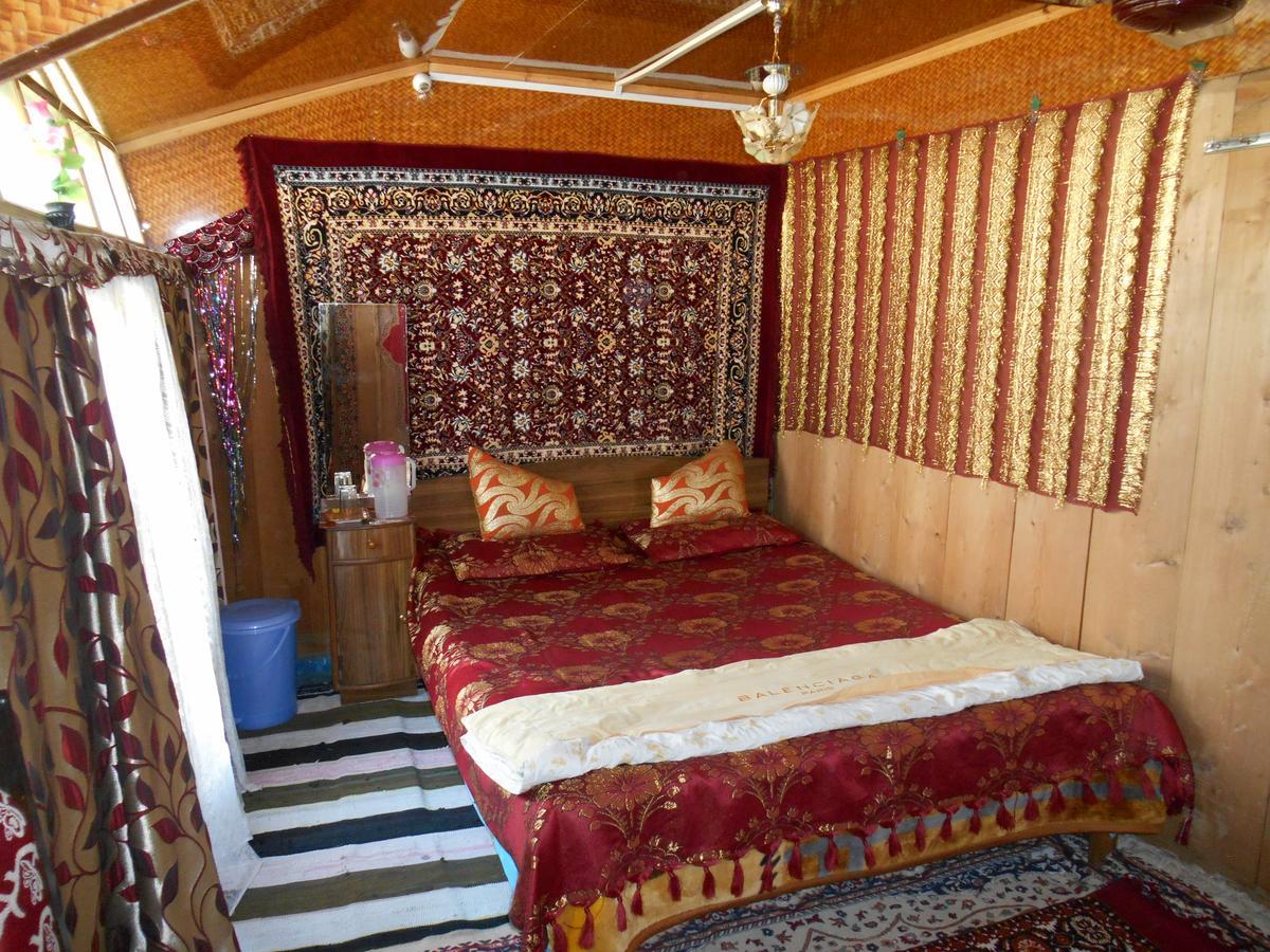 Houseboat Dunhill Bed & Breakfast Srinagar  Ngoại thất bức ảnh