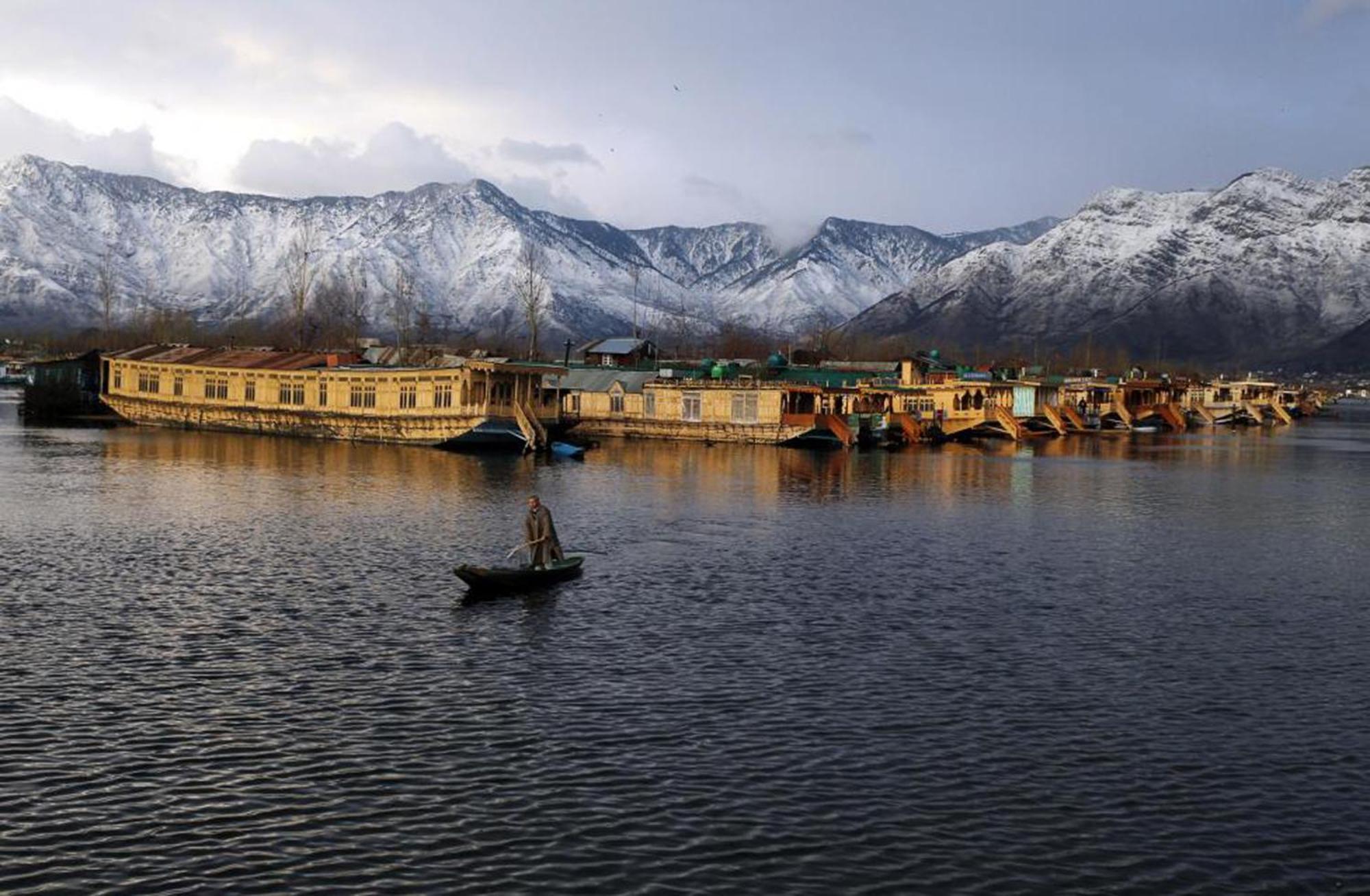 Houseboat Dunhill Bed & Breakfast Srinagar  Ngoại thất bức ảnh